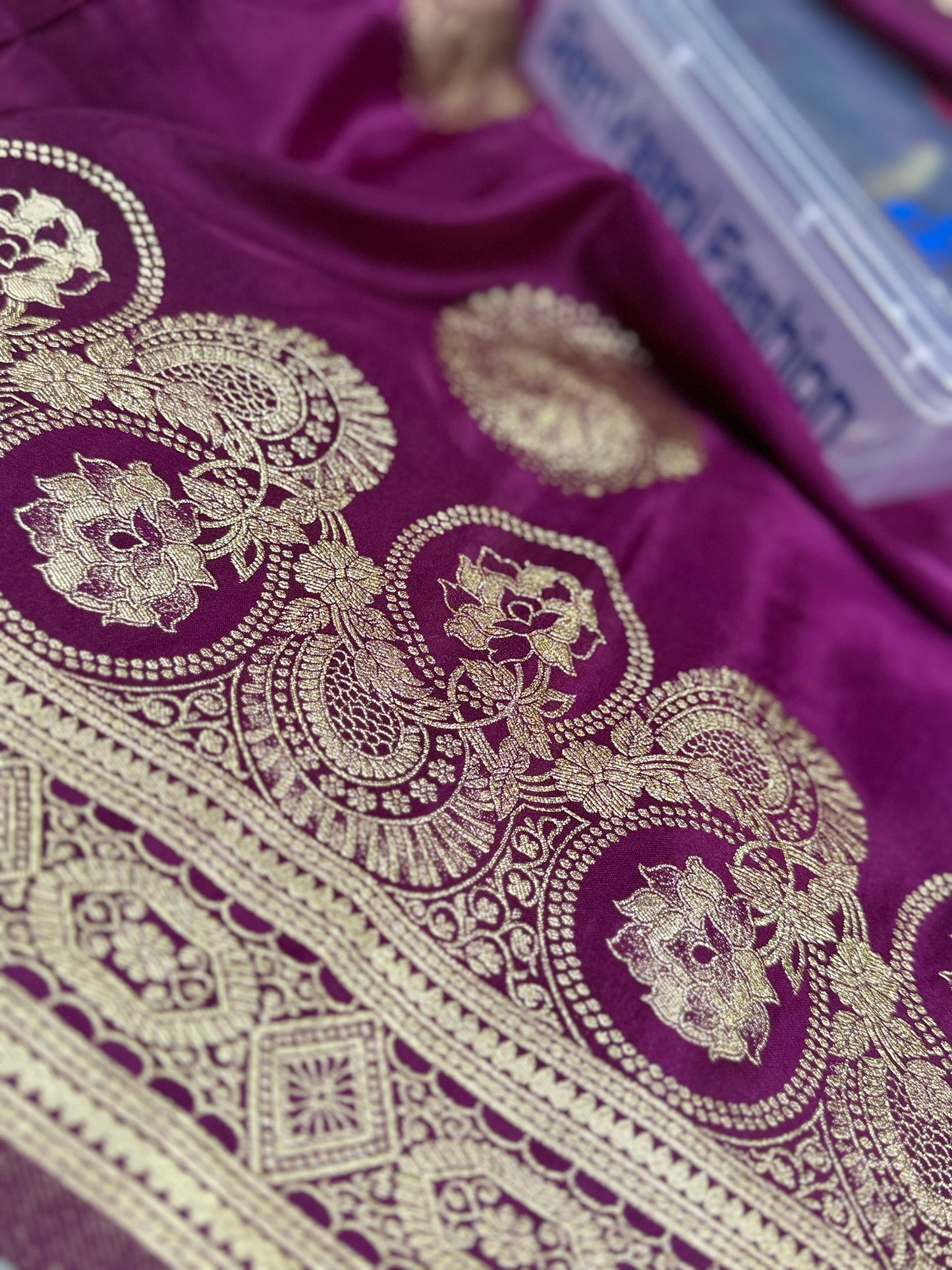 Magentic Wine Shades Banarasi Boota Pattern Floral Mashru Silk Saree