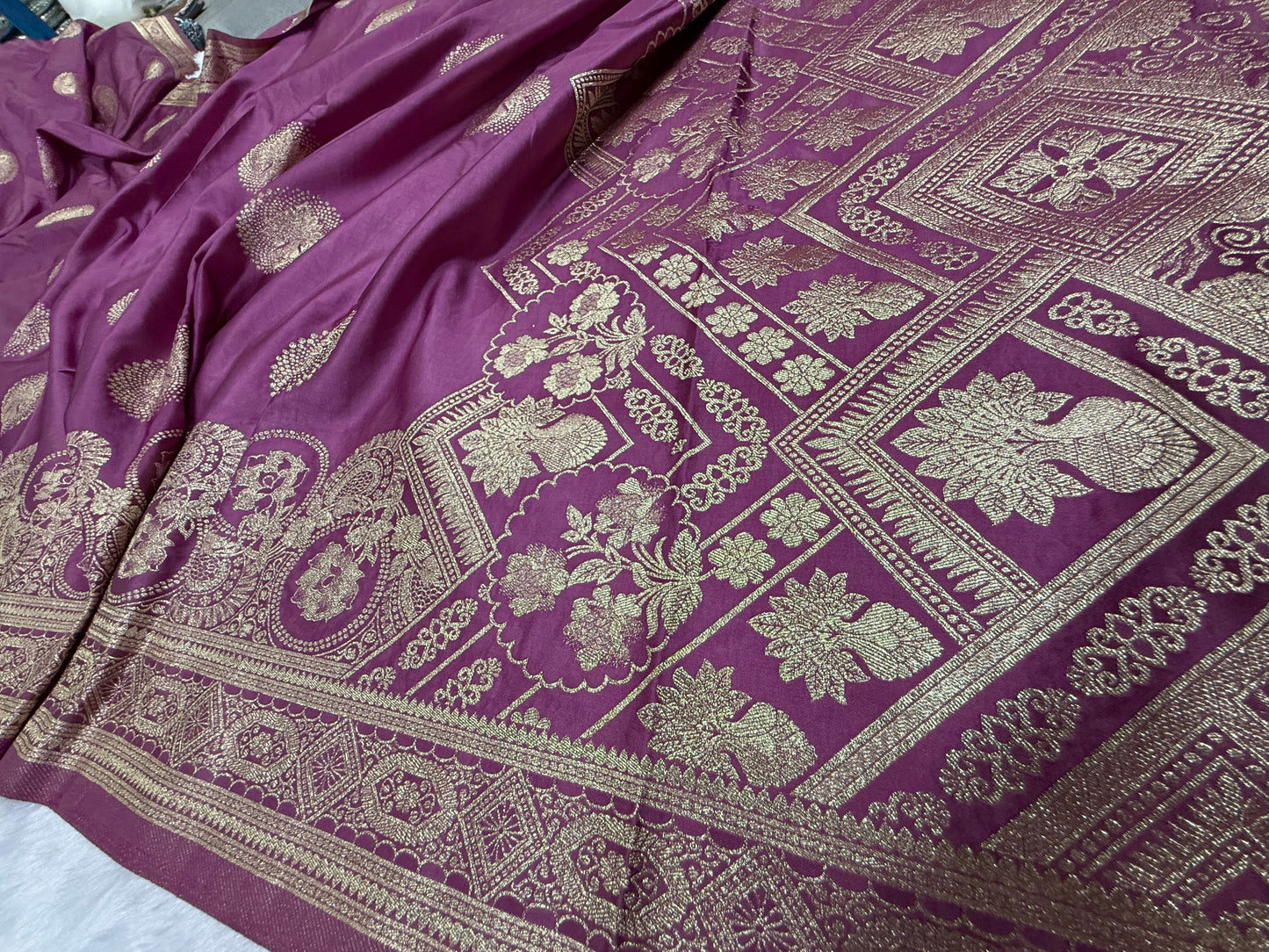 Classic Baby Pink Banarasi Silk Saree with Heritage Zari Weaving