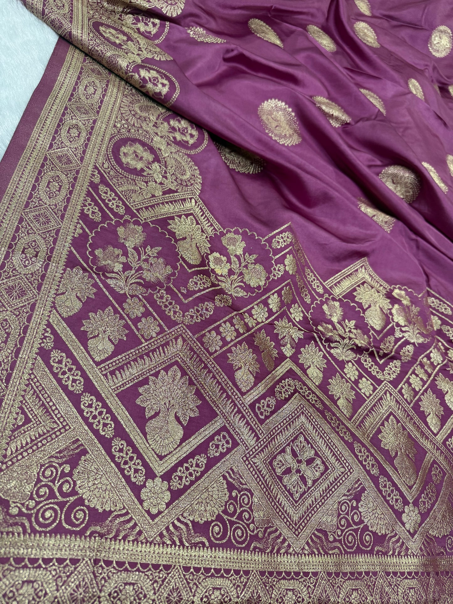 Classic Baby Pink Banarasi Silk Saree with Heritage Zari Weaving