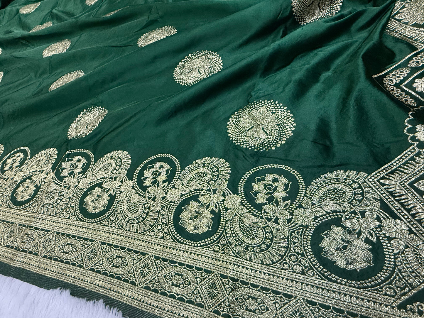Classic Green Banarasi Silk Saree with Heritage Zari Weaving Green