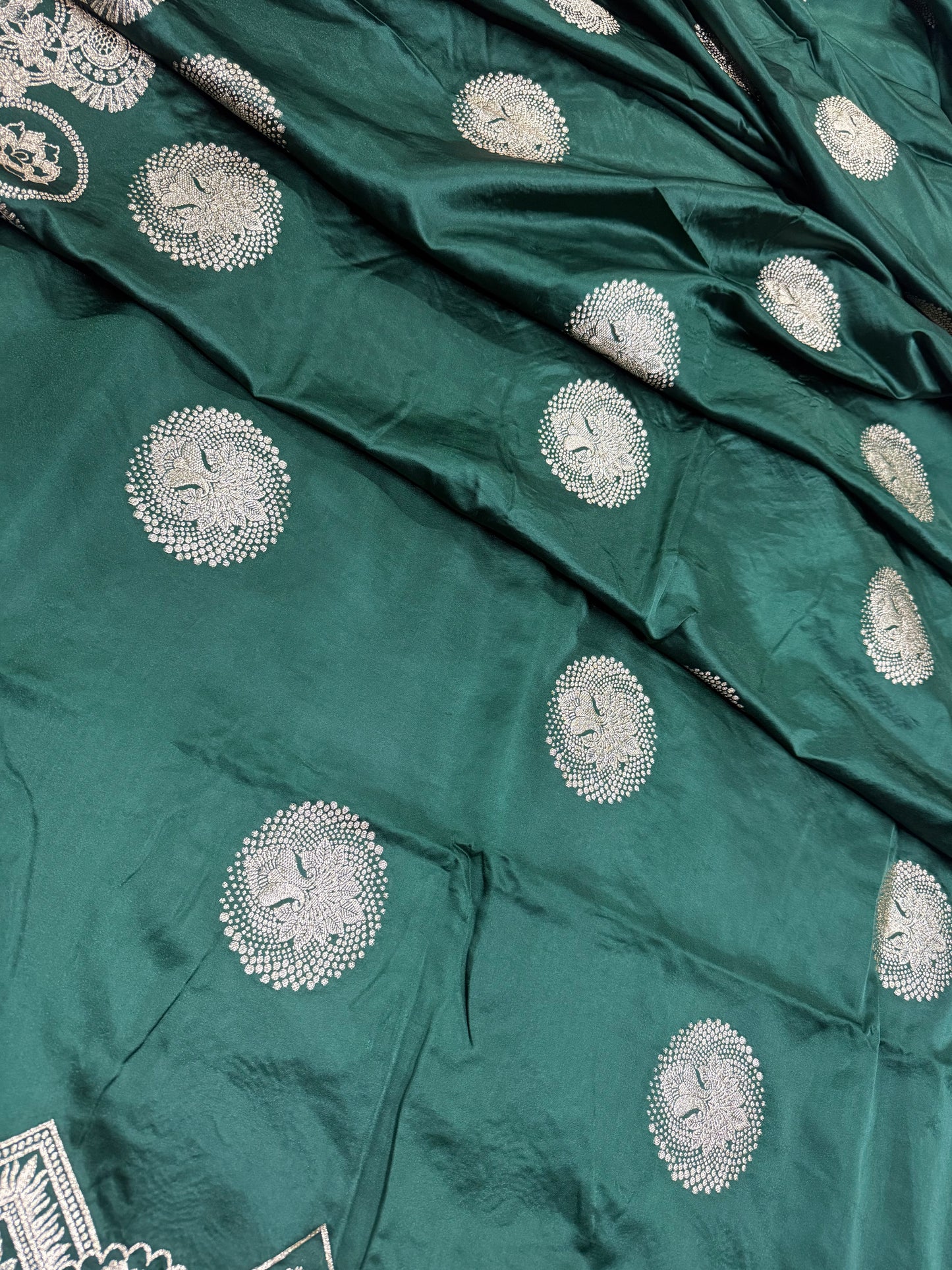 Classic Green Banarasi Silk Saree with Heritage Zari Weaving Green