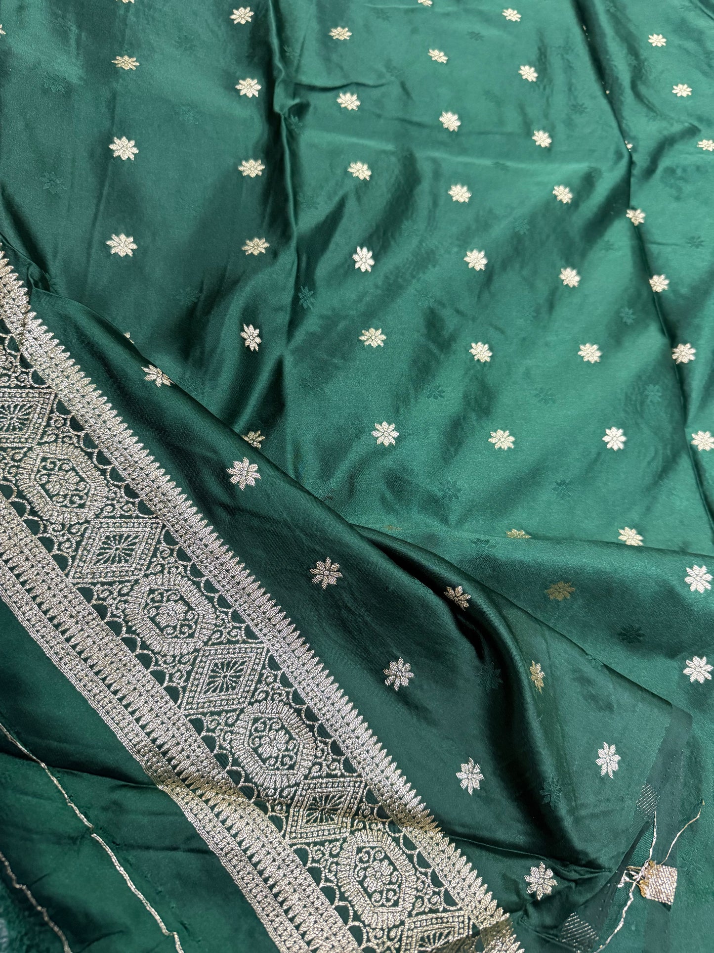 Classic Green Banarasi Silk Saree with Heritage Zari Weaving Green