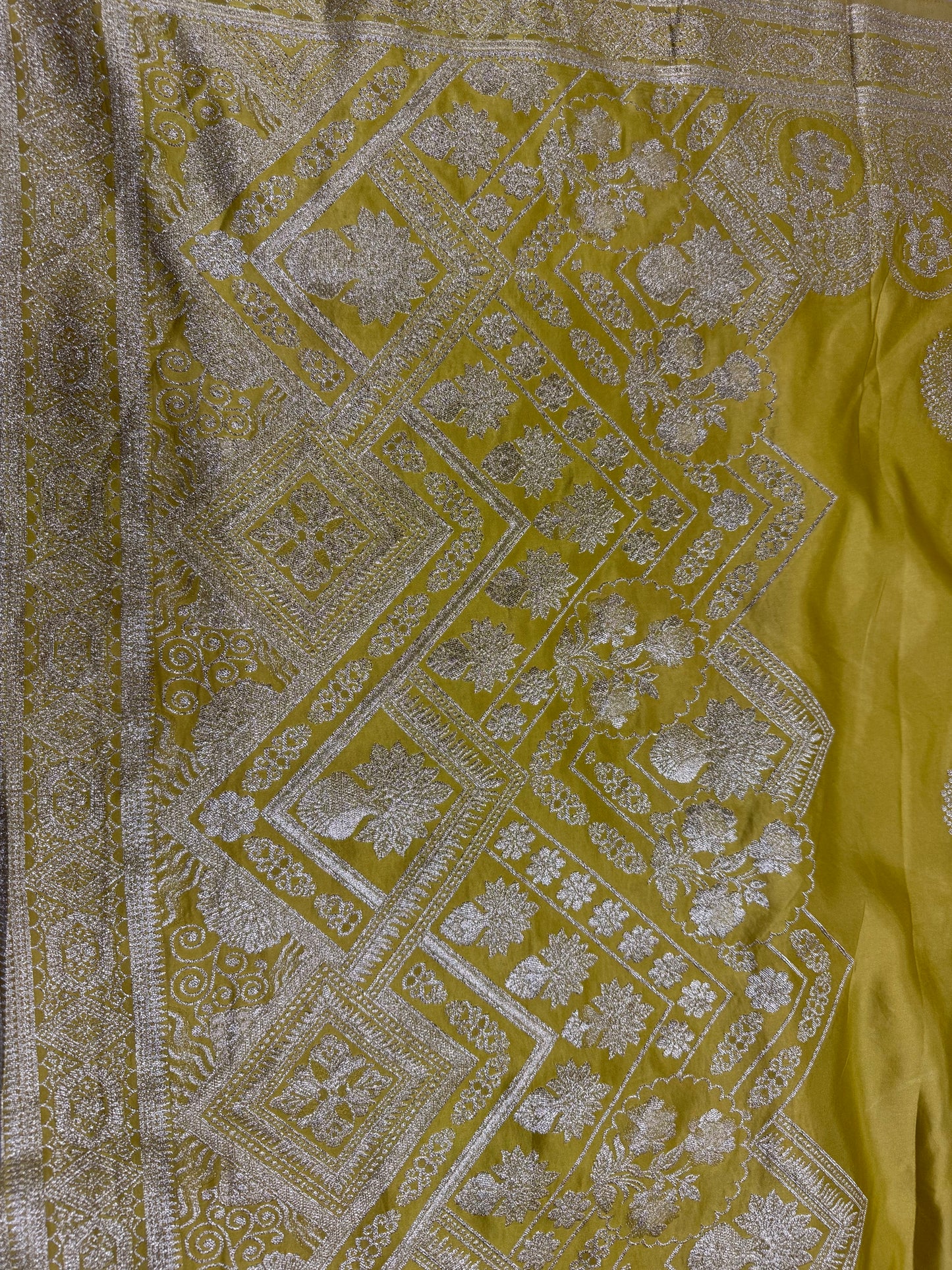 Classic Yellow Banarasi Silk Saree with Heritage Zari Weaving