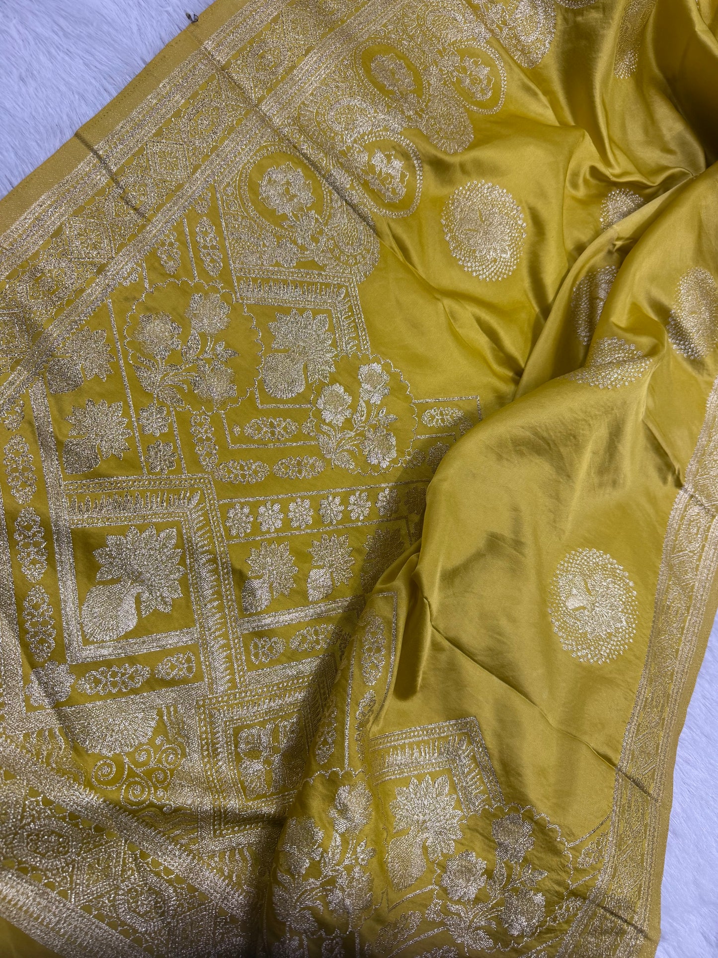 Classic Yellow Banarasi Silk Saree with Heritage Zari Weaving