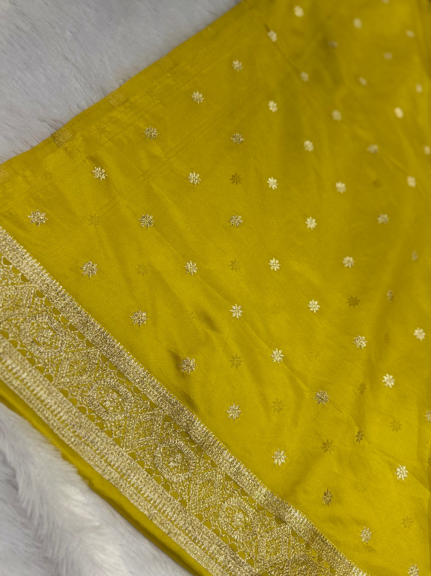 Classic Yellow Banarasi Silk Saree with Heritage Zari Weaving