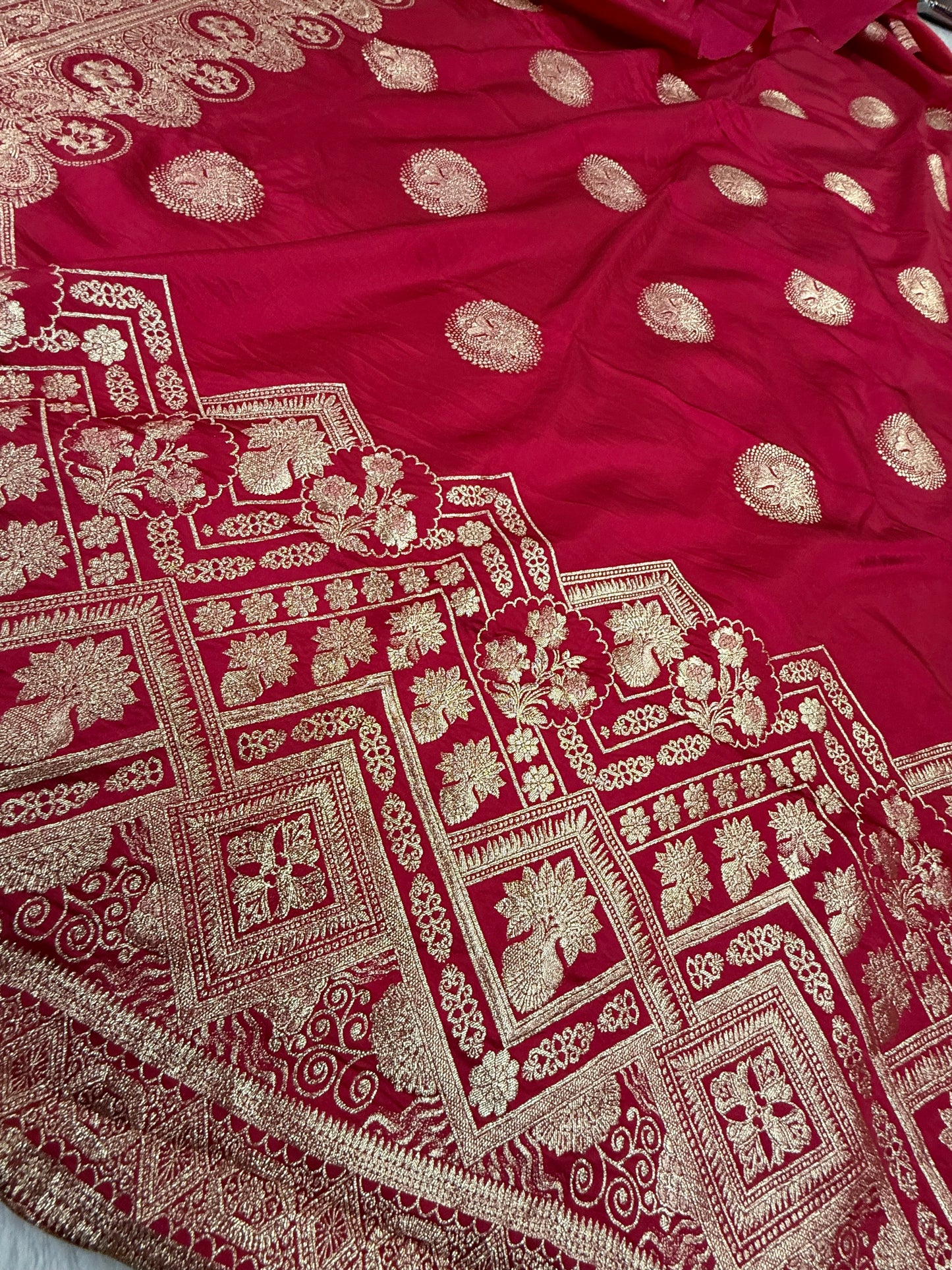 Classic Red Banarasi Silk Saree with Heritage Zari Weaving