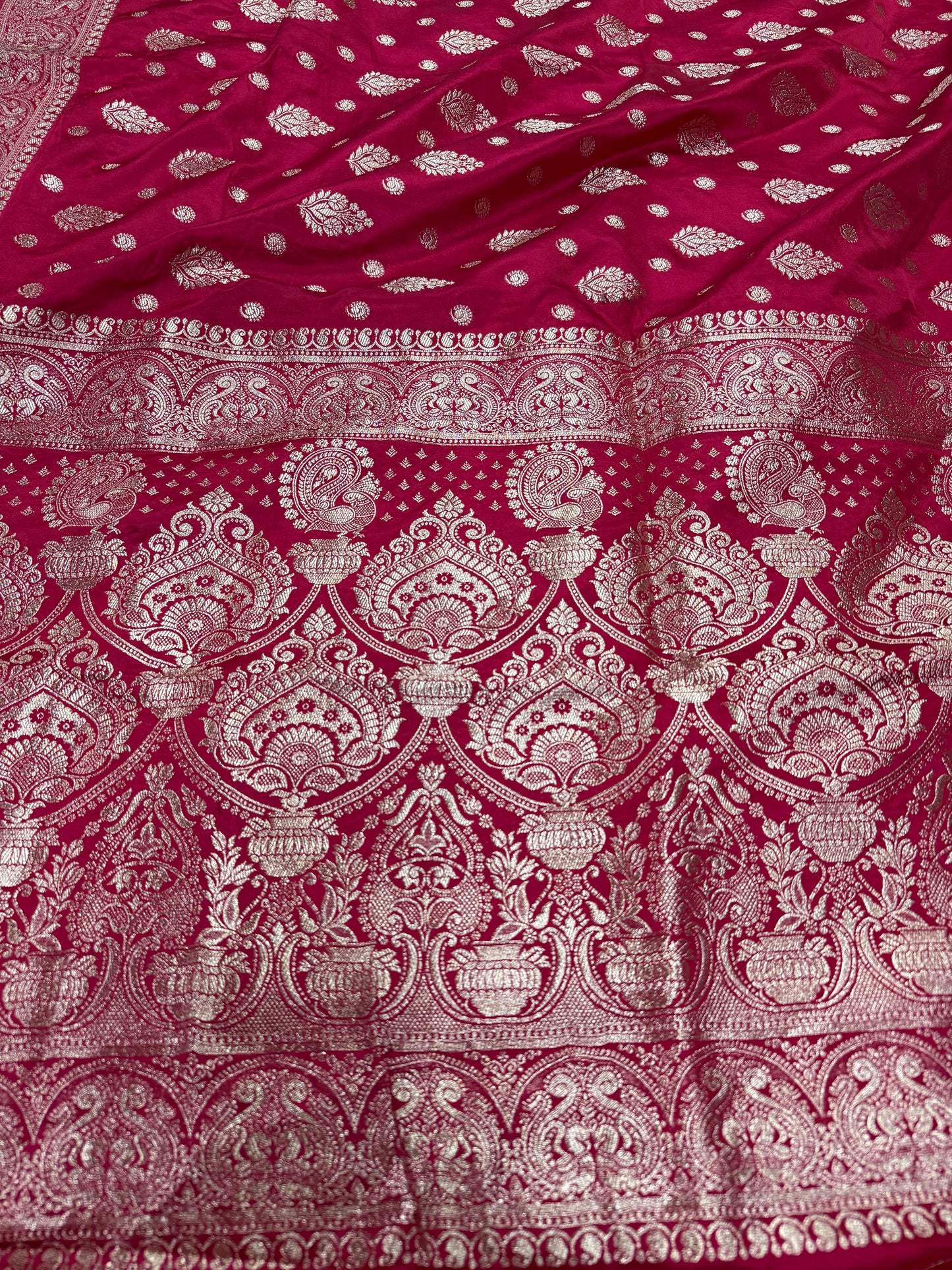 Classic Bridal Red  Banarasi Silk Saree with Heritage Zari Weaving