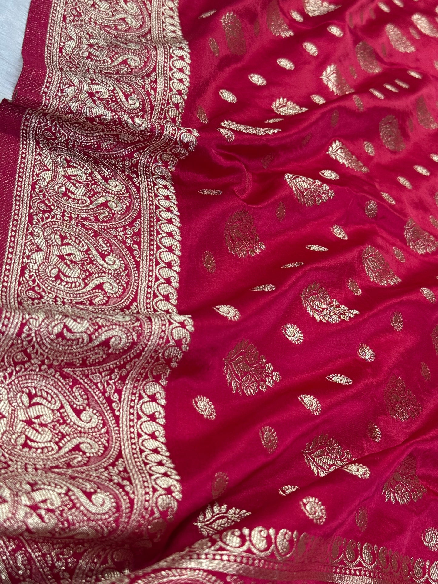 Classic Bridal Red  Banarasi Silk Saree with Heritage Zari Weaving