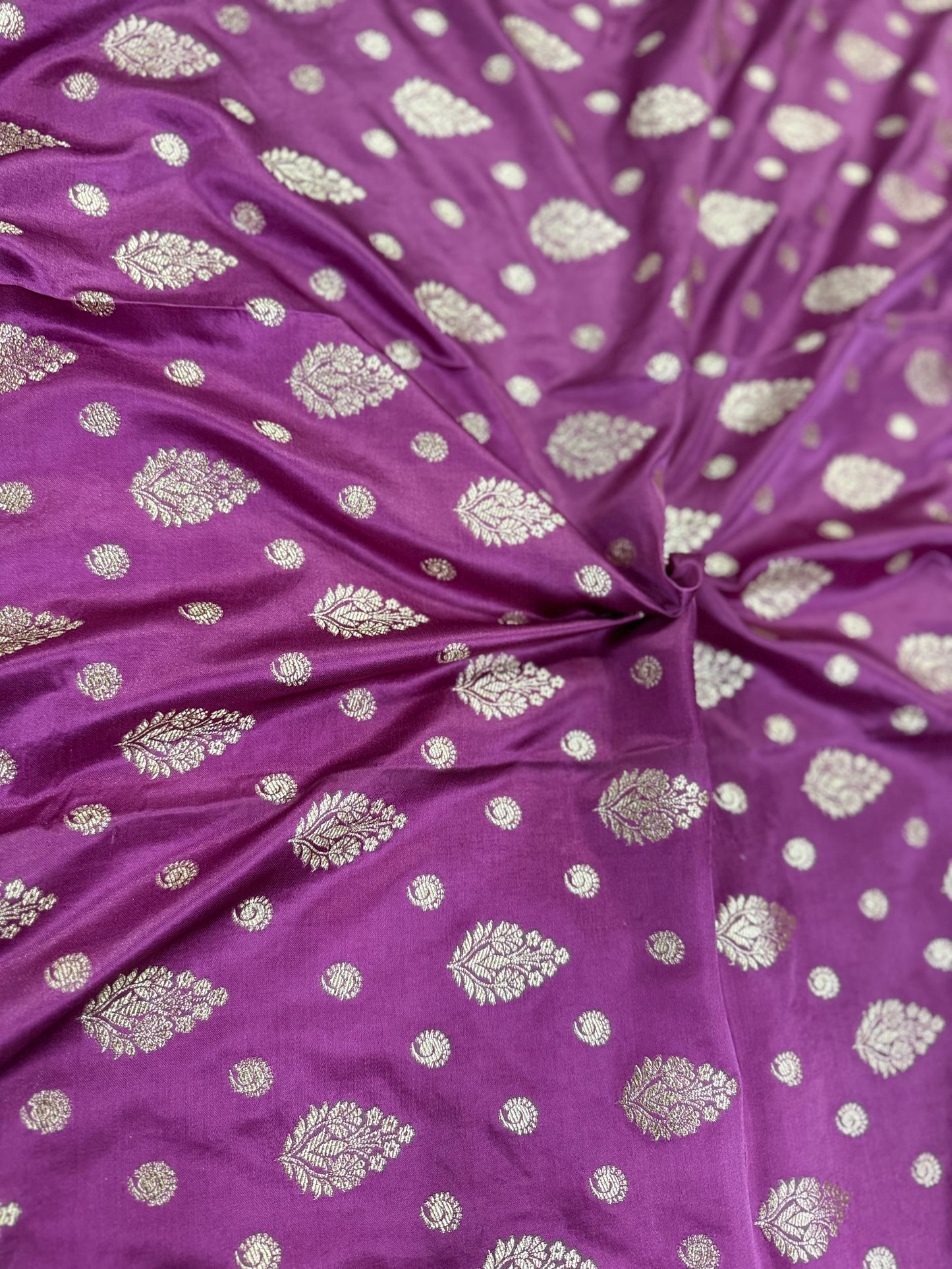 Classic  Baby Pink Banarasi Silk Saree with Heritage Zari Weaving