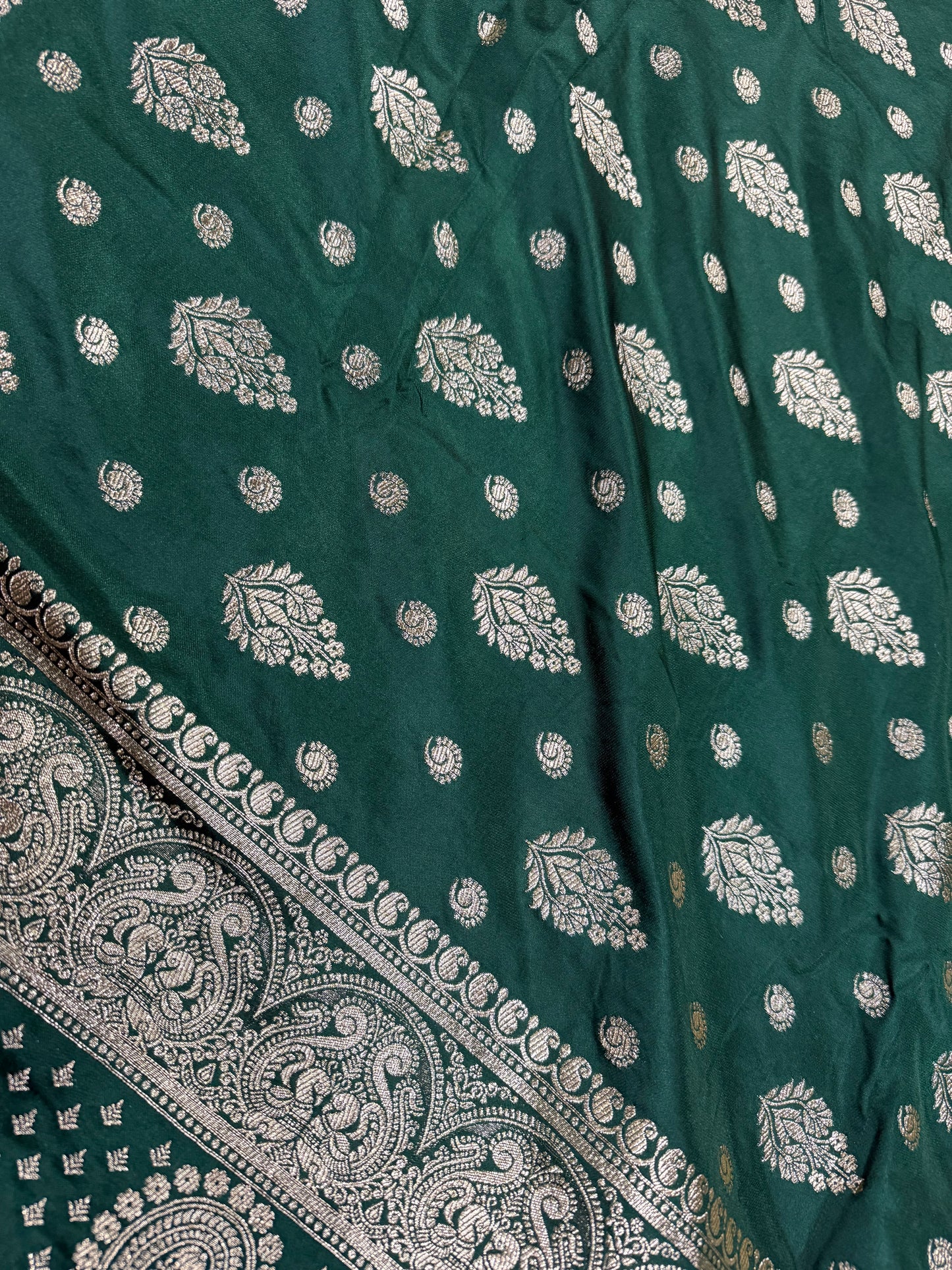 Classic Green Banarasi Silk Saree with Heritage Zari Weaving