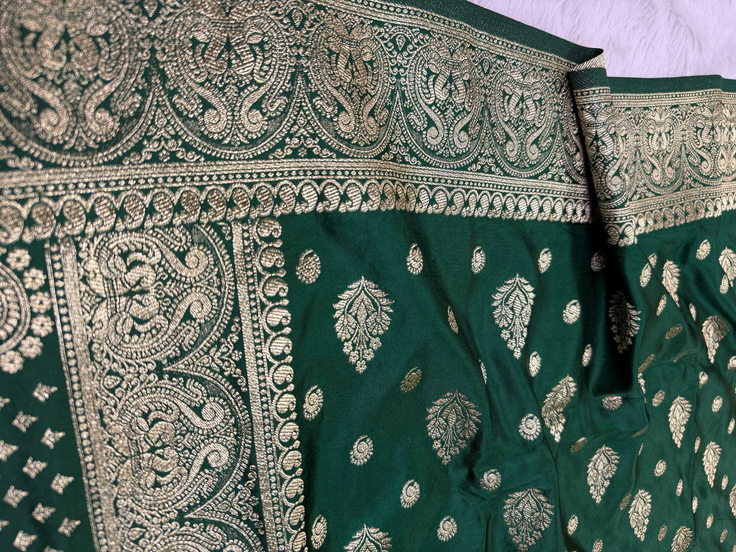 Classic Green Banarasi Silk Saree with Heritage Zari Weaving