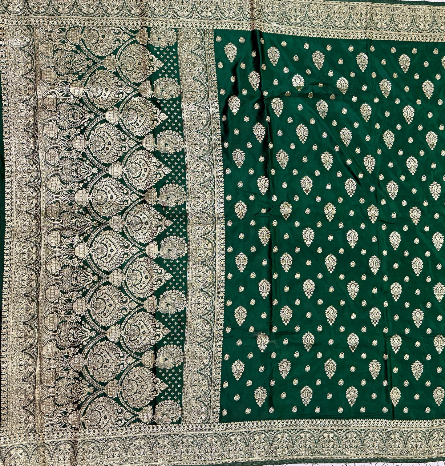 Classic Green Banarasi Silk Saree with Heritage Zari Weaving