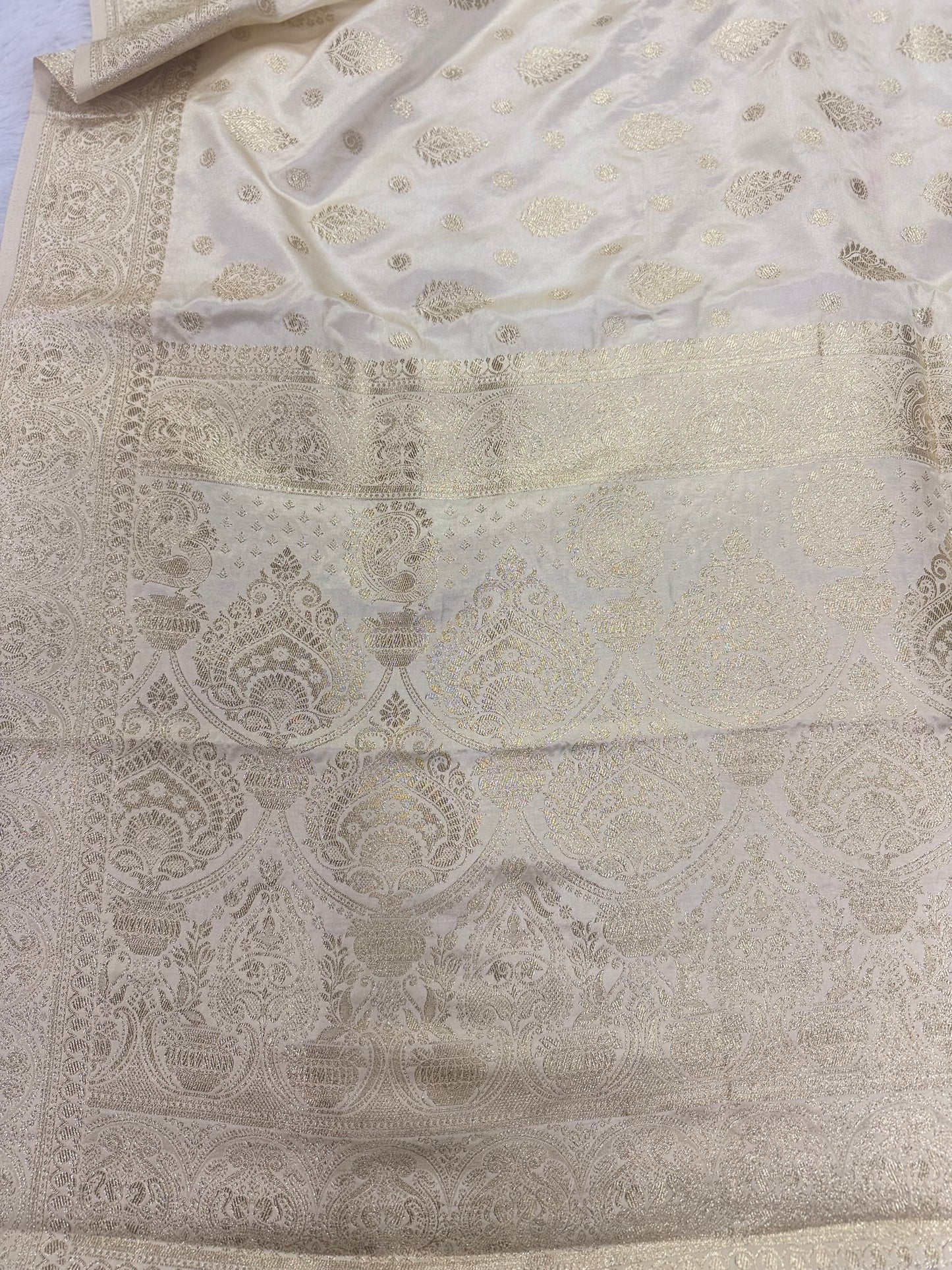 Classic Cream Banarasi Silk Saree with Heritage Zari Weaving