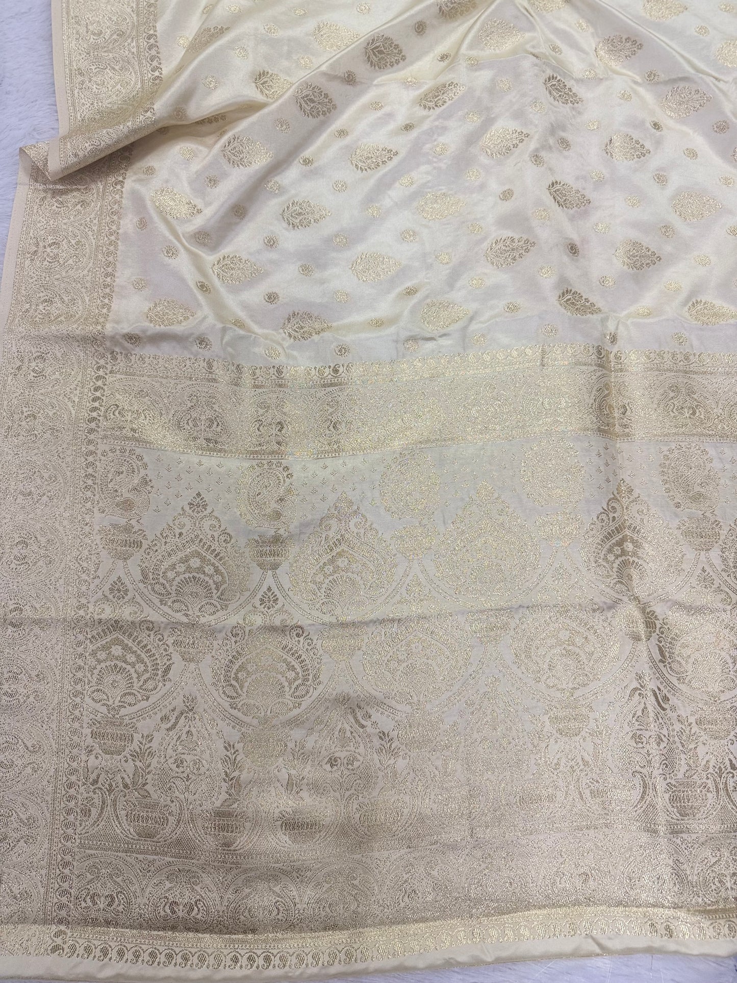 Classic Cream Banarasi Silk Saree with Heritage Zari Weaving