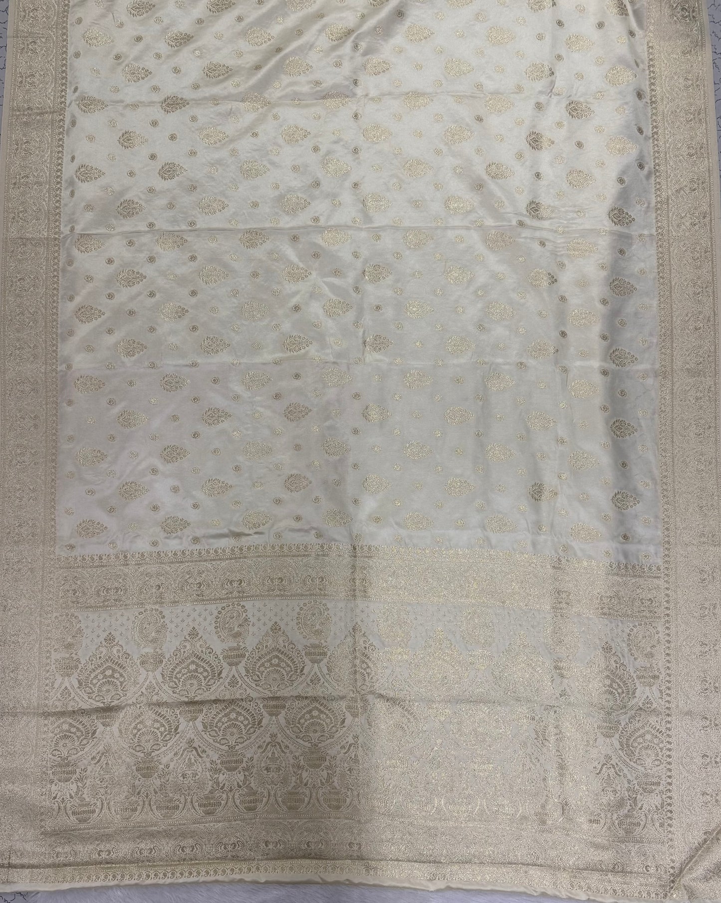 Classic Cream Banarasi Silk Saree with Heritage Zari Weaving