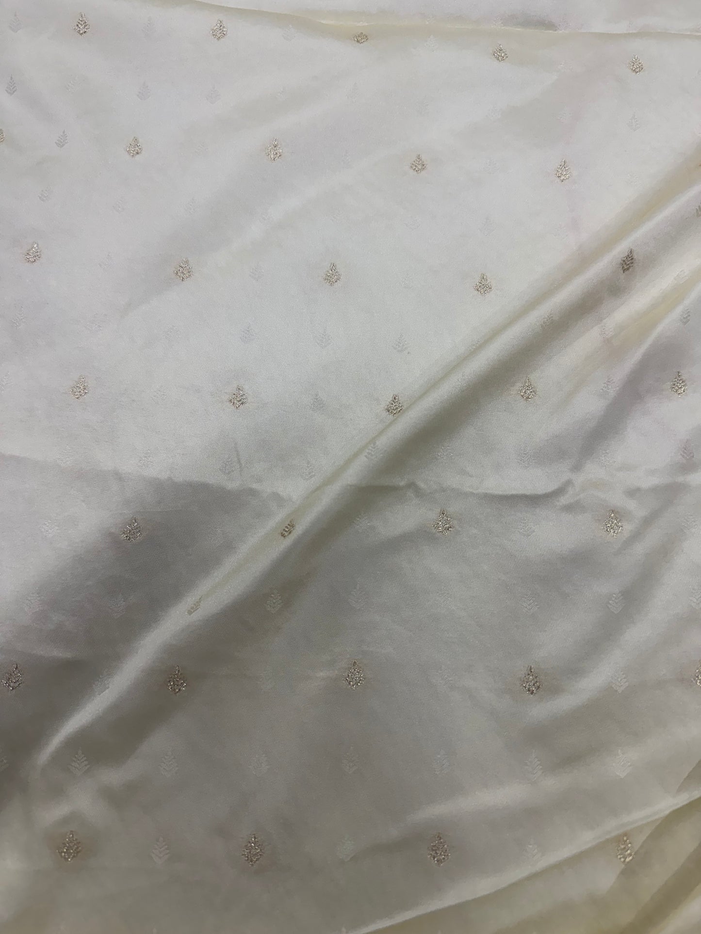 Classic Cream Banarasi Silk Saree with Heritage Zari Weaving