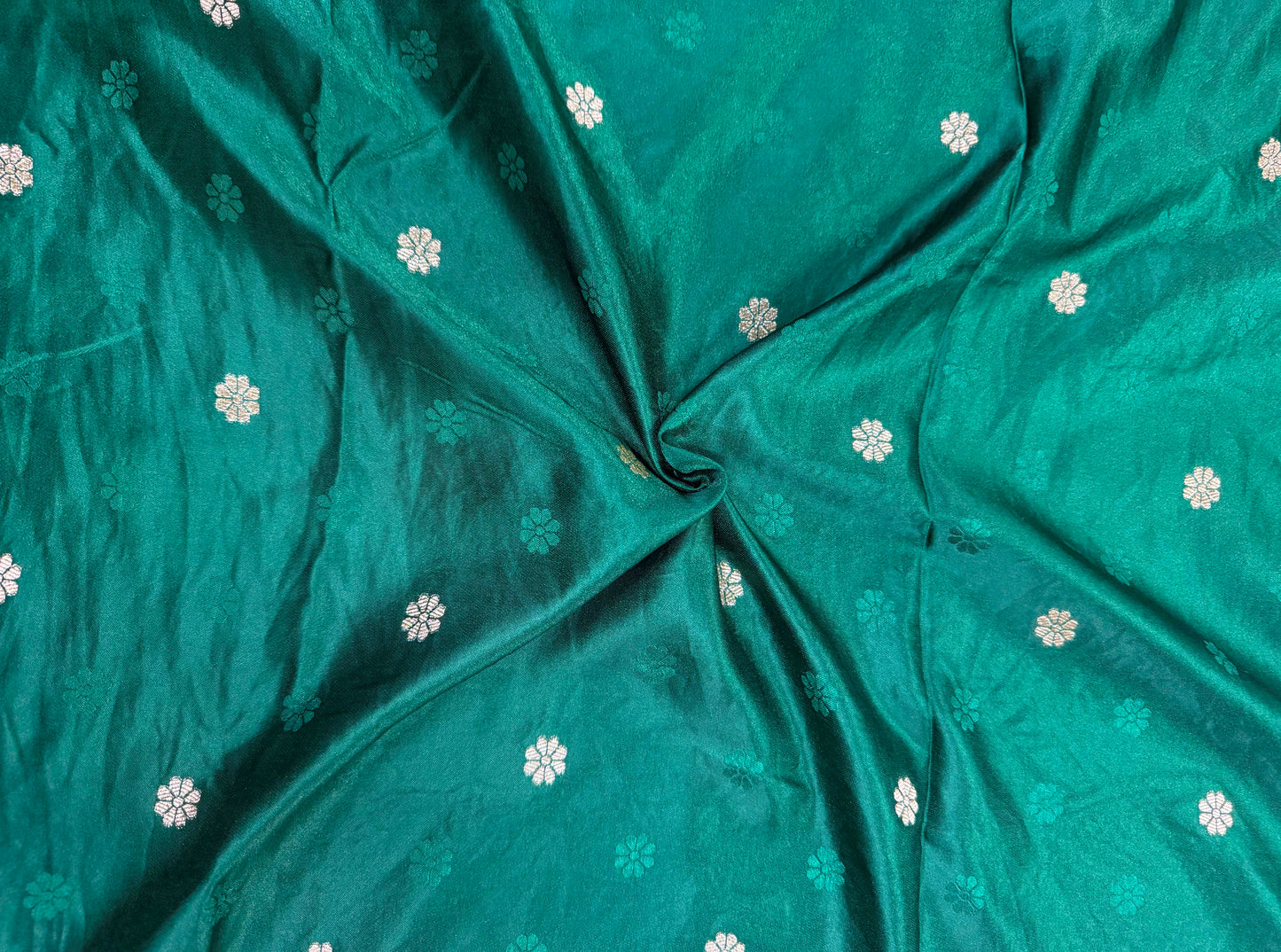 Classic Green Banarasi Silk Saree with Heritage Zari Weaving