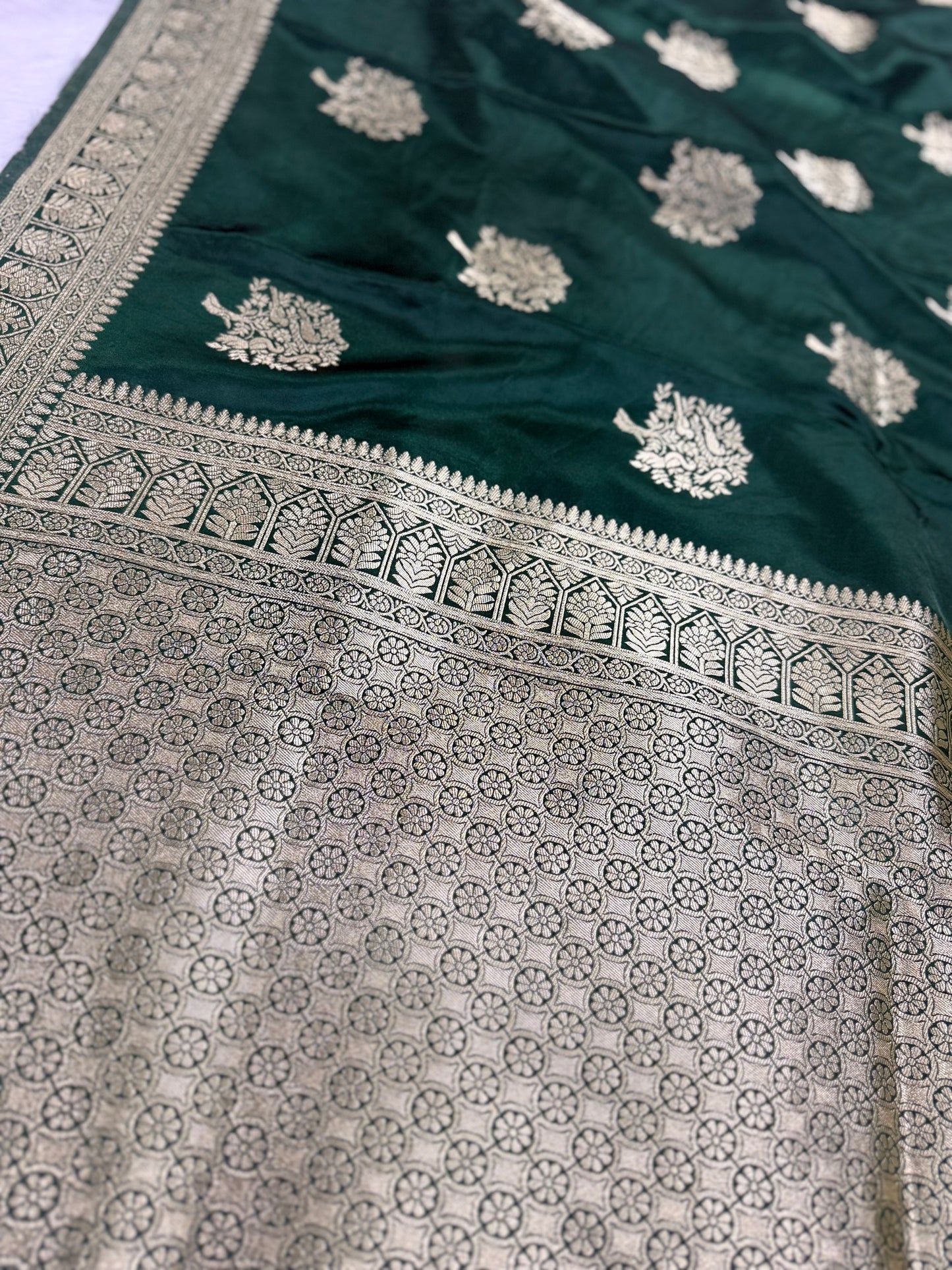 Classic Green Banarasi Silk Saree with Heritage Zari Weaving