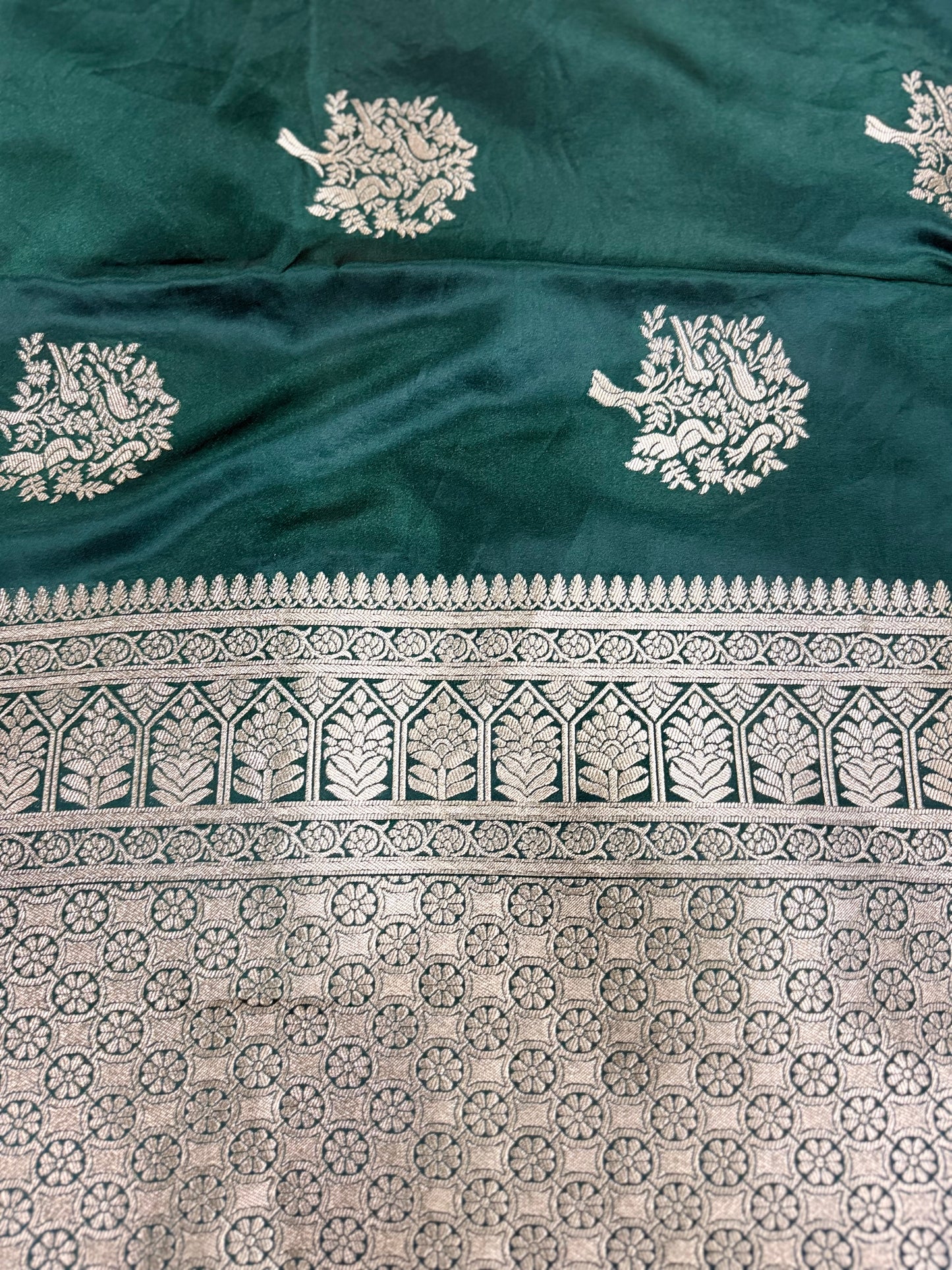 Classic Green Banarasi Silk Saree with Heritage Zari Weaving