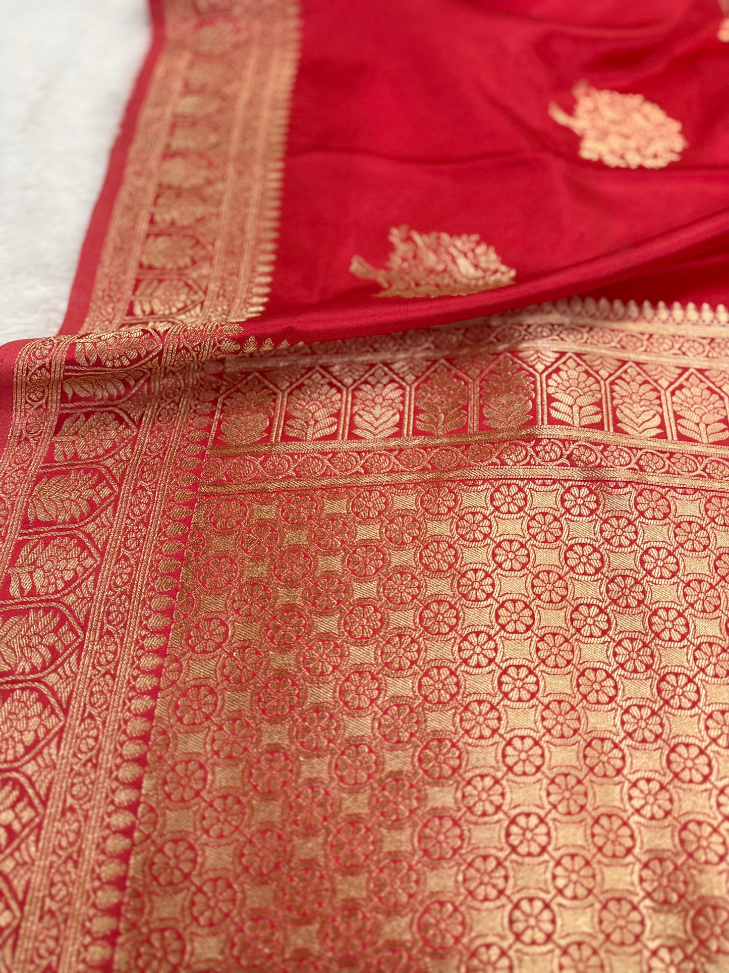Classic Red  Banarasi Silk Saree with Heritage Zari Weaving