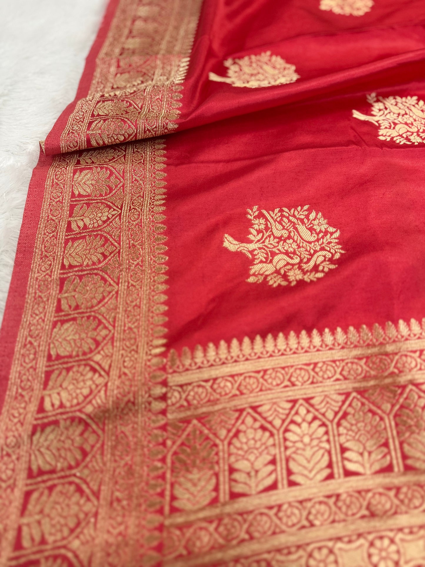 Classic Red  Banarasi Silk Saree with Heritage Zari Weaving