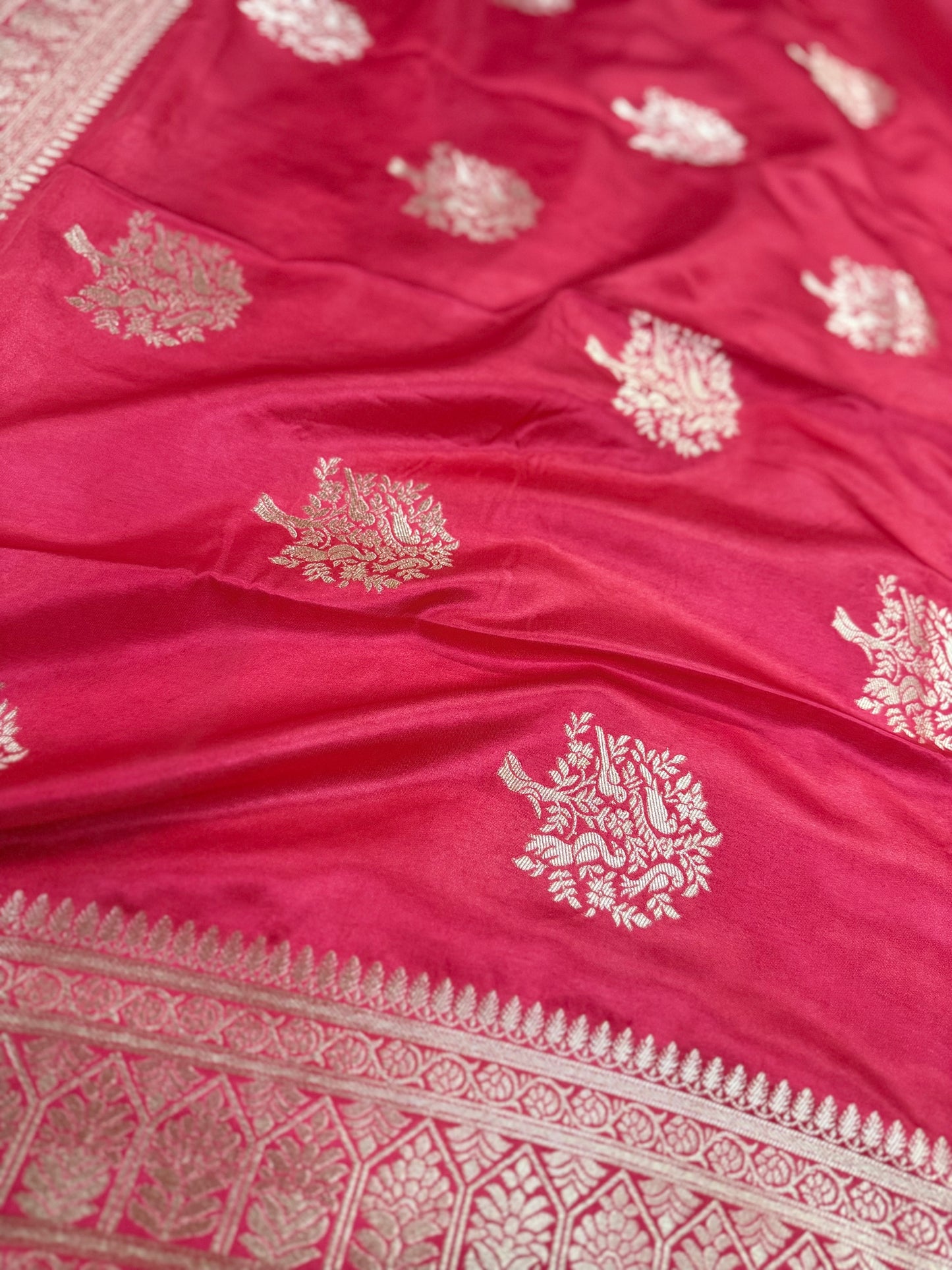 Classic Red  Banarasi Silk Saree with Heritage Zari Weaving