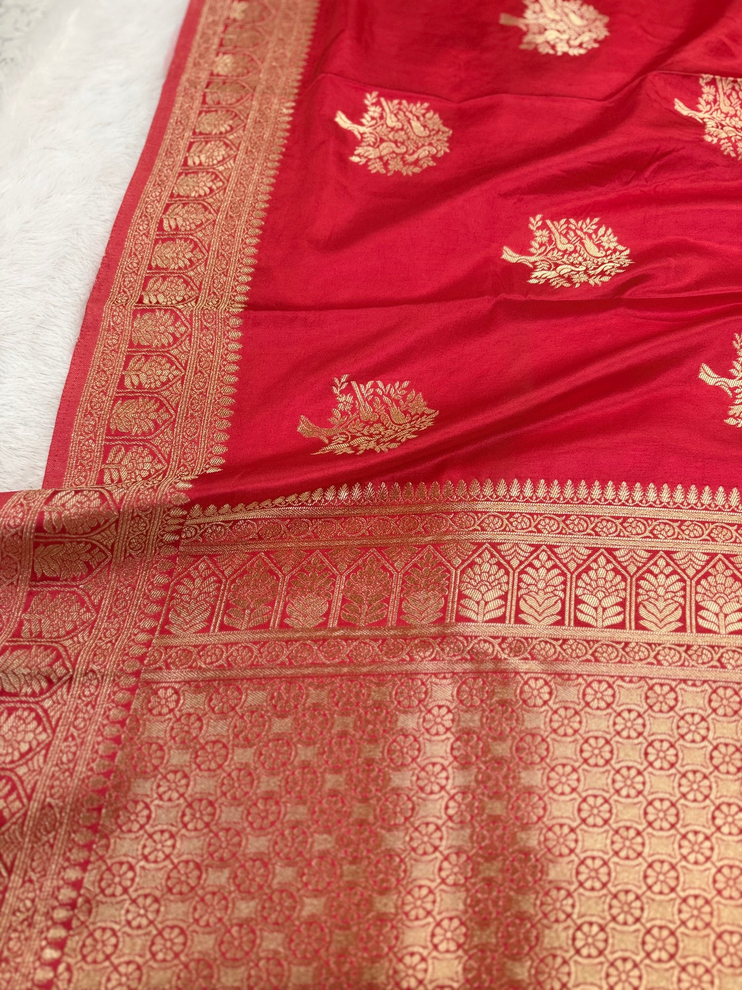 Classic Red  Banarasi Silk Saree with Heritage Zari Weaving
