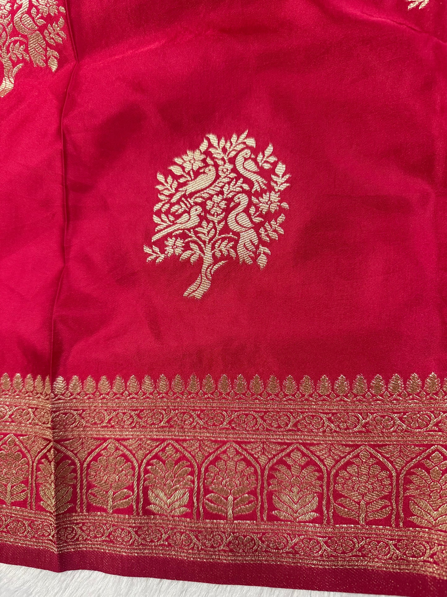 Classic Bridal Red  Banarasi Silk Saree with Heritage Zari Weaving
