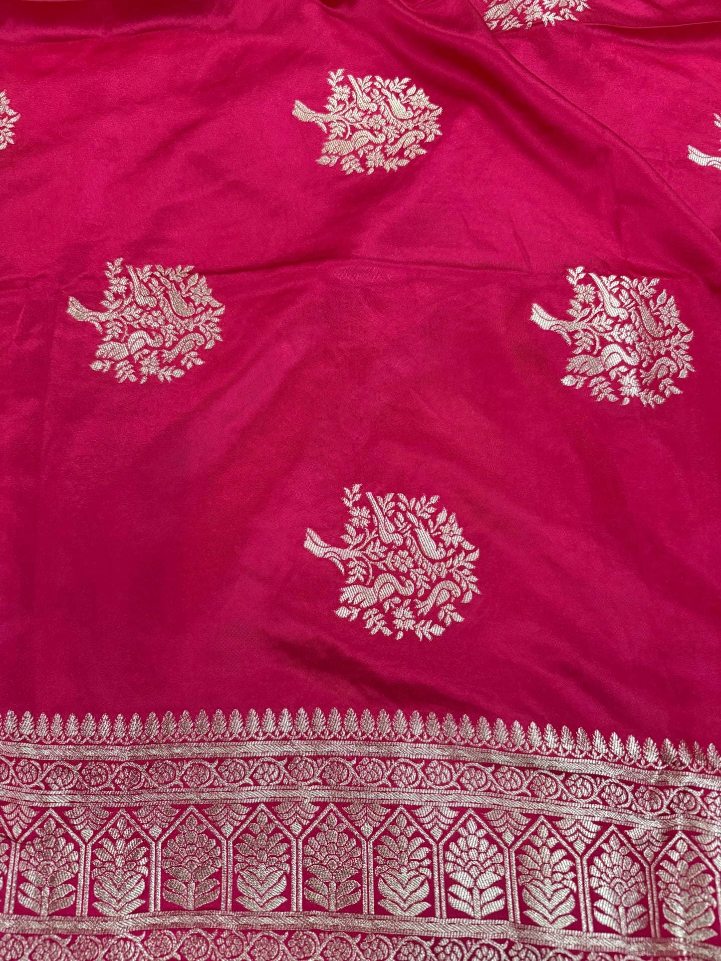 Classic Bridal Red  Banarasi Silk Saree with Heritage Zari Weaving